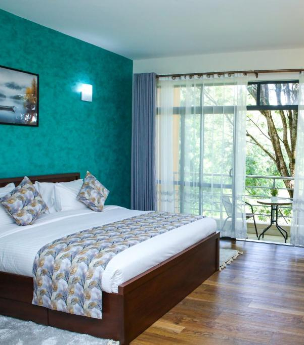 Hidden Hills garden lounge with seating